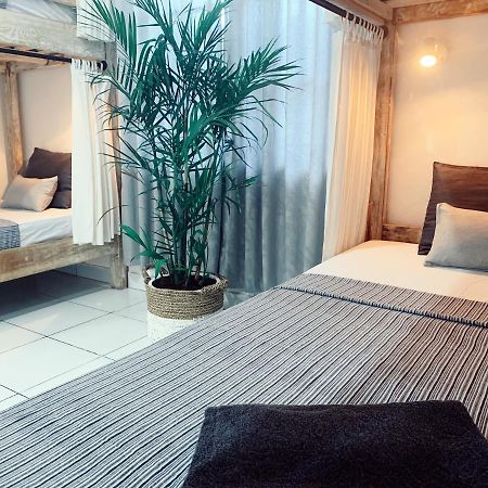 Surfers House Hotel Kuta  Ngoại thất bức ảnh