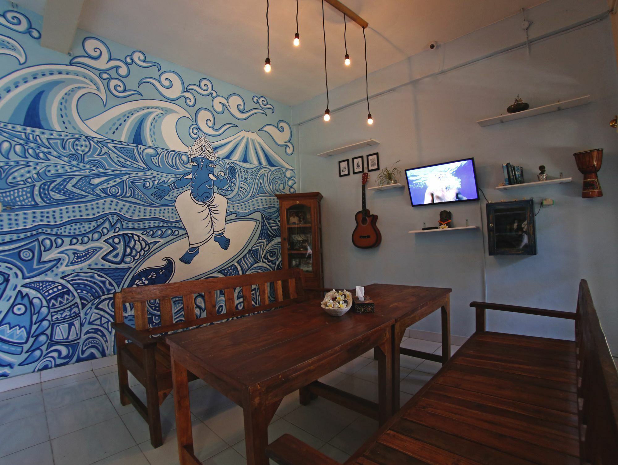 Surfers House Hotel Kuta  Ngoại thất bức ảnh